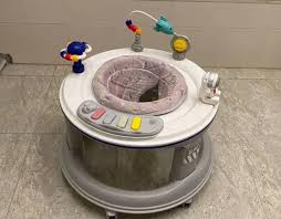 Centre d'Activités Bébé 3-en-1 Thème Espace avec Plateau Musical et Siège Pivotant